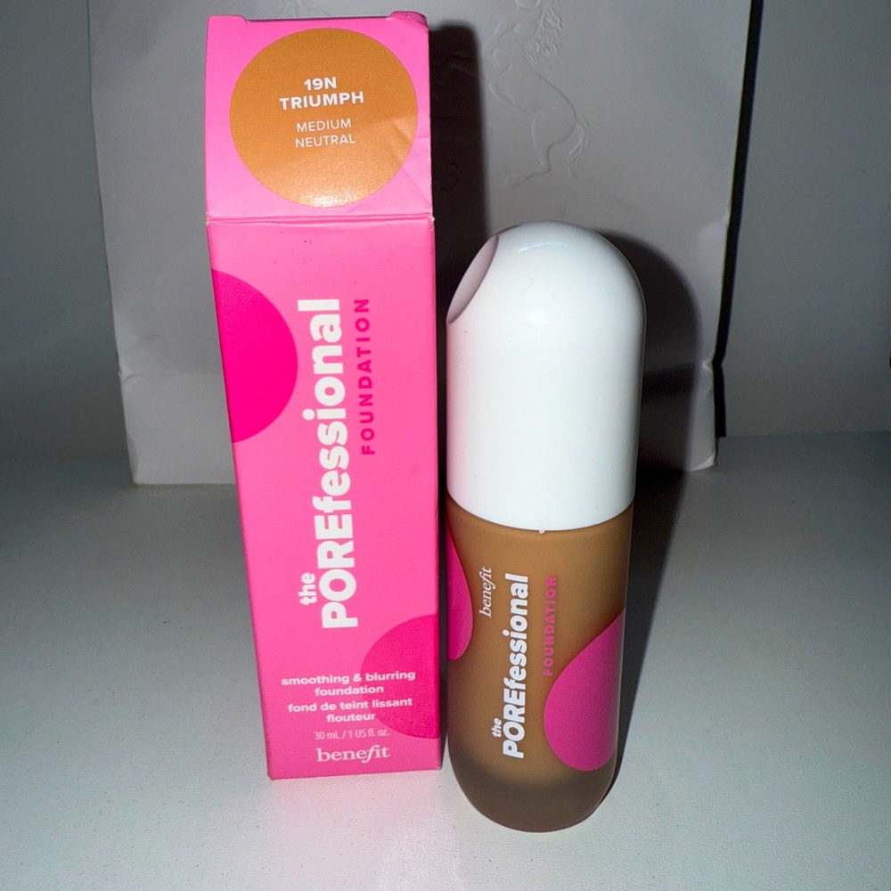 Benefit the POREfessional Foundation - 19N Triumph Medium Neutral